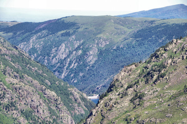 L_Etang de Laparan et le Plateau de Beille