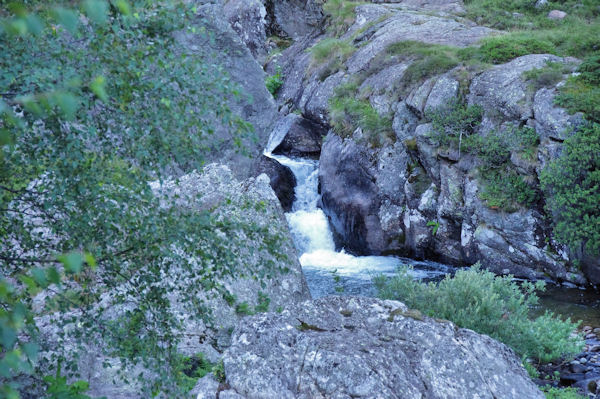 Cascades sur le ruisseau de l_Aston