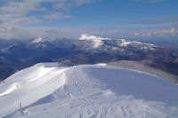 La crte Ouest du Pic de la Lauzate, au fond, le Roc de Batail