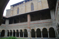 Le Cloitre de la basilique de St Lizier