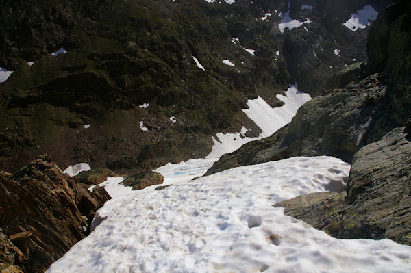 Vue plongeante en direction de l_Etang du Montcalm