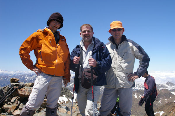 Jacques, Fred et Bernard au Pic Verdaguer, Alexandre prend la photo