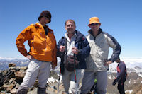 Jacques, Fred et Bernard au Pic Verdaguer, Alexandre prend la photo