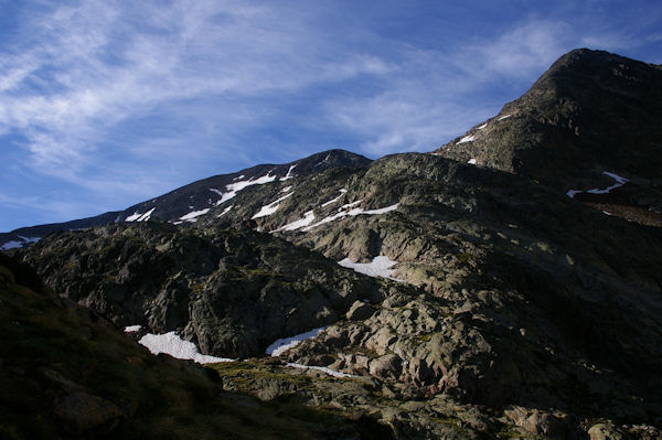 Au fond, le Pic du Montcalm pointe le bout de son nez