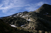 Au fond, le Pic du Montcalm pointe le bout de son nez