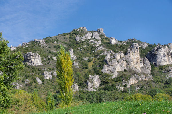 La crte escarpe du Roc de Ste Julie