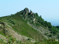 Relief escarp de la bordure Ouest du ruisseau de la Pradeille