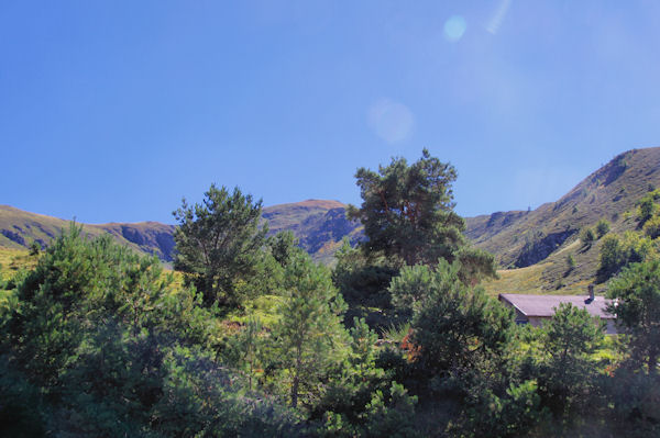 Le Pic de Sarrasi depuis le bas de la station de Goulier - Endron