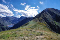 L_Etang de Gnioure, la crte du Sarrasi et la Pique d_Endron