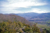 Foix depuis le Pech, au fond, le massif du St Barthelmy