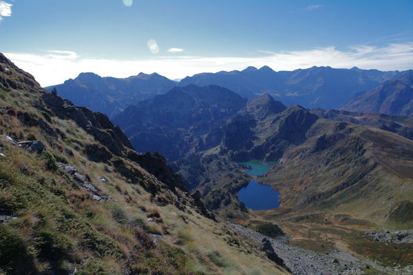 Etang Noir et Etang Bleu depuis le flanc Sud Ouest du Pic de tarbsou