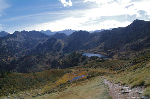 Le chemin remontant au Col de la Coumeille de l_Ours