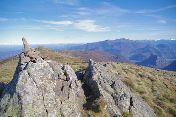 Le cairn sommital du Roc de Batail