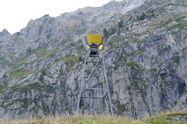 Le pluviomtre au dessus du Refuge des Caussis