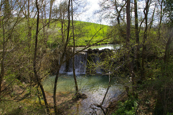 Une cascade sur le ruisseau de la Lauze