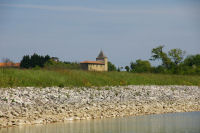 Vue de Ducos depuis l'extremite Est du barage de la Gimone