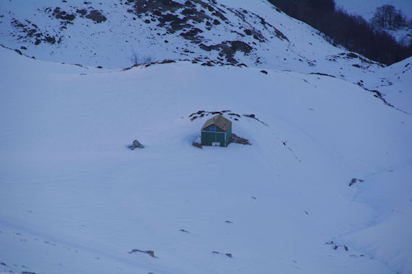 La cabane sous le Sommet de la Serre Traversire