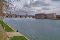 Le Pont Neuf et l_Hotel Dieu St Jacques