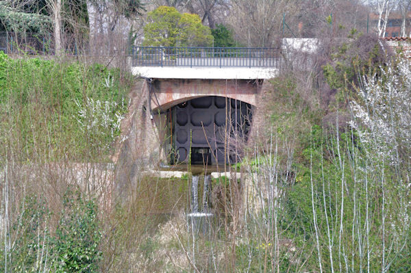 L_cluse trop plein du canal de Brienne