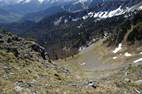 Vue plongeante sur la monte au Col du Pas de l'Ane