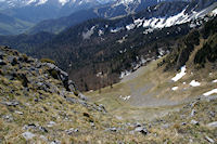 Vue plongeante sur la monte au Col du Pas de l'Ane