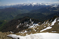 Les pentes Est du Pic de Cagire et la valle du Ger