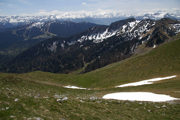 Tout en bas on distigue le Refuge de Larreix