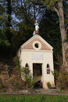 La fontaine de Ste Germaine aux Tambourets sur la D37