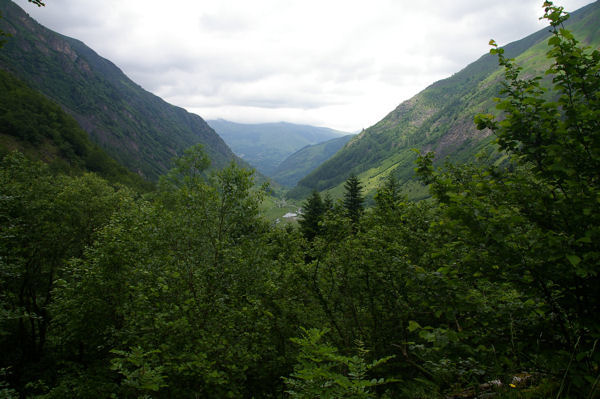 Le Val d'Astau depuis les premiers lacet du chemin montant au lac d'Oo