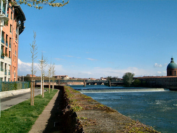 L'Hospice de La Grave et le Pont Neuf depuis les berges Garonne rive droite