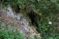 Un abri prehistorique dans les gorges de la Save