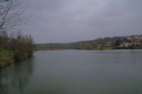 Le Lac de Flourens sous la grisaille hivernale