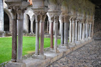 Le cloitre de la cathdrale St Bertrand de Comminges