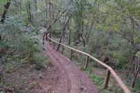 La piste Robert Thomas dans la descente vers la vallee de la Garonne