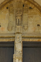 La porte de l_glise d_Aurignac