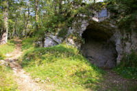 La clbre grotte de Rodes ou abri d_Aurignac qui donna son nom aux Aurignaciens