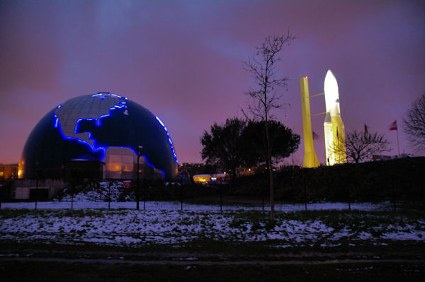 Ariane 5 et le Terradome  la Cit de l_Espace