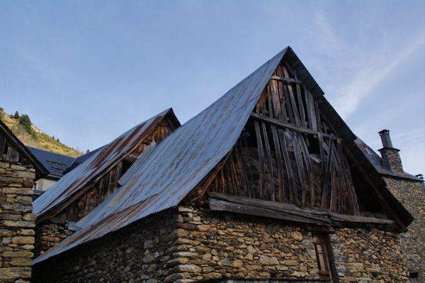 Granges  Bourg d_Oueil