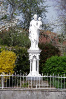 Une statue a Sarremezan