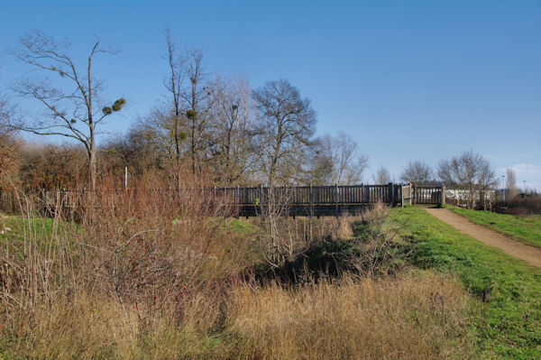 Jolie passerelle sur la Sausse