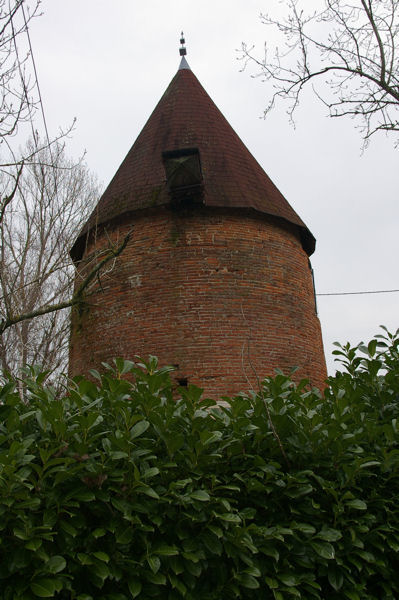 L'ancien moulin vers En Farines