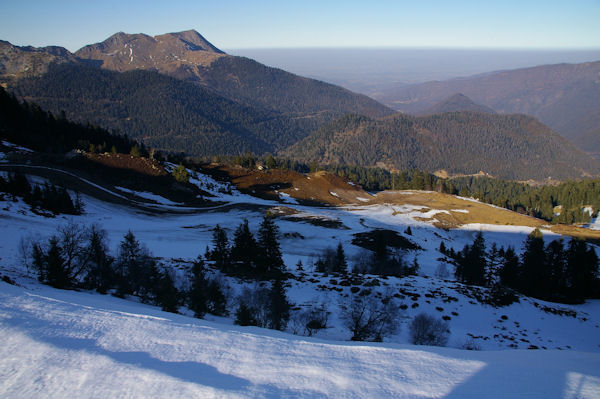 Vue vers Aspet depuis les crtes ente le Tuc de l'Etang et le Pic d'Escales