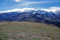 Le Pic Arrouy, derrire, le Pic de la Hourgade, depuis le Cap de Hont Nre