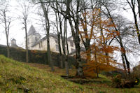 En montant  la Chapelle de Pouey Laun