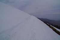 Le chemin sous le Mont Merag