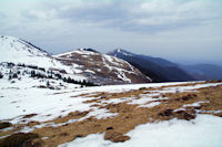 La station de Nistos - Cap Nestes, au fond, le Pic de Montaut