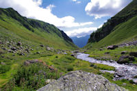 La valle menant  Bouleste