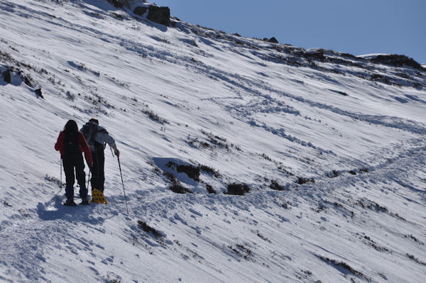 Camille et Fred sous la face Ouest du Pic de Barran (Photo www.myoppy.fr)