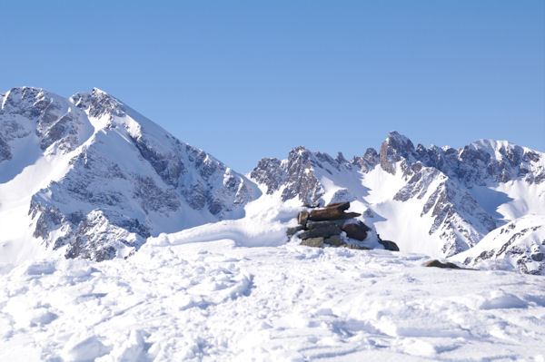 Le Pic de Barran,  gauche, le Soum de Lviste