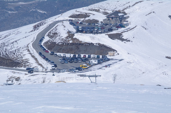 Le parking suprieur de la station de Hautacam